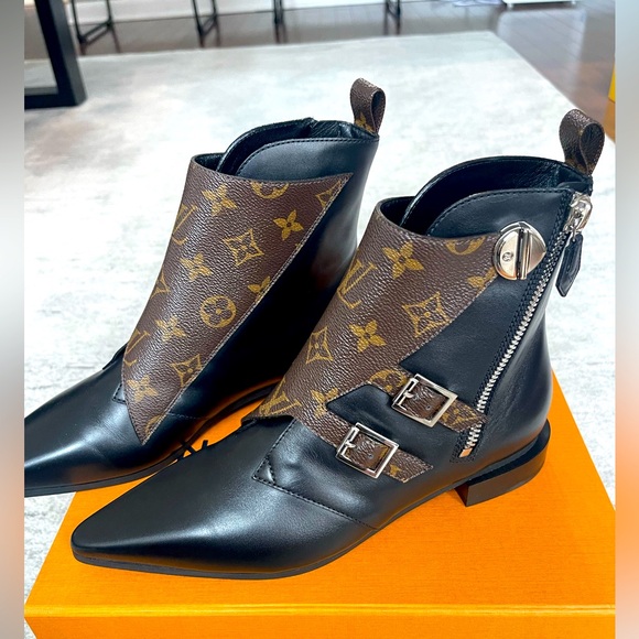 LOUIS VUITTON - NEW Jumble Flat Ankle Boots Leather and Monogram Canvas. - Picture 2 of 10